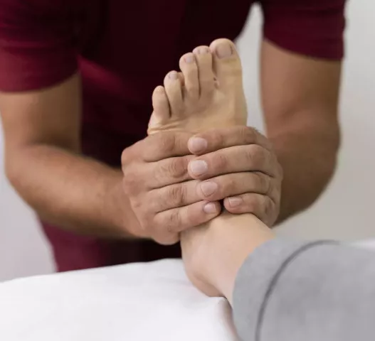 Fascite plantare e osteopatia: tutti i benefici del trattamento osteopatico