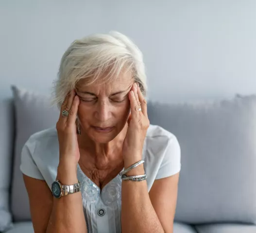 Emicranie estive: come l’osteopatia può aiutarti a trovare sollievo