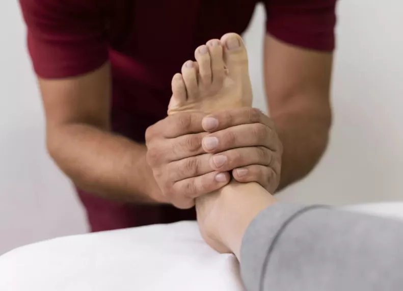 Fascite plantare e osteopatia: tutti i benefici del trattamento osteopatico